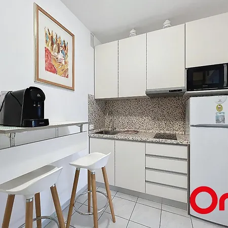 Climatise Avec Parking A 2 Pas Des Plages - Fr-1-647-46 Appartement Menton